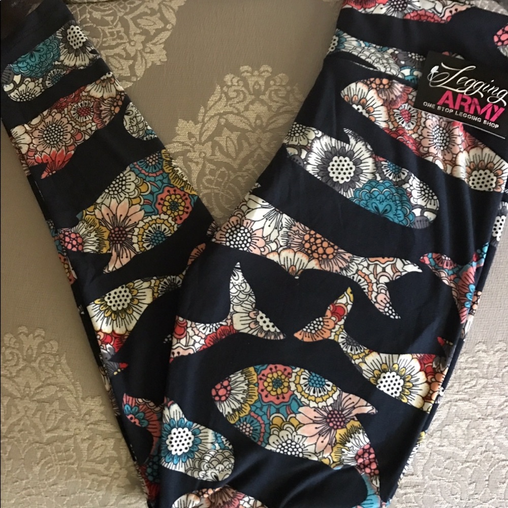 Buttery soft comfy leggings w/ Whales!